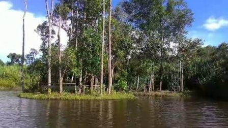 Pulau Begansar, 1. Taman Nasional Betung Kerihun, 2. Taman Nasional Danau Sentarum, 3. Danau Empangau, 4. Mupa Kencana atau Danau Piangkuak, 5. Danau Buak, 6. Air Terjun Medang Pulang, 7. Goa Beluan, 8. Pusaka Tunggal, 9. Gurung Makai, 10. Bukit Semujan, 11. Sarai Ngeri, 12. Air Terjun Biyu, 13. Bukit Sunan, 14. Air Terjun Gansir, 15. Gurung Gadai, 16. Gurung Peranggai, 17. Air Terjun Gurung Sepangin , 18. Hulu Tubuk, 19. Danau Sekawi, 20. Lubuk Semah, 21. Riam Rantau Kalis, 22. Bukit Ampan, 23. Bukit Kedungkang, 24. Sarai Biang, 25. Pulau Begansar, 26. Riam Teset, 27. Bukit Tekenang, 28. Bukit Tilung, 29. Jembatan Gantung Dusun Meliung, 30. Air Terjun Riam Teset, 31. Air Terjun Lempiang, 32. Air Terjun Riam Matu, 33. Kolam Bunga Lita, 34. Riam Kihung, 35. Danau Blairam, 36. Bukit Kulat, 37. Gurung Duayak, 38. Danau Merebung, 39. Rumah Betang Sungai Utik, 40. Rumah Betang Melapi, 41. Masjid At-Taqwa Selimbau, 42. Sungai Kapuas, 43. Air Terjun Saray Brunyau