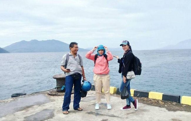 Pulau Solor via IG @gung_ayudietyana, 1. Wisata Taman Bukit Fatimah, 2. Wisata Danau Asmara, 3. Wisata Pelabuhan Larantuka, 4. Wisata Istana Raja Larantuka, 5. Wisata Pulau Konga, 6. Wisata Pulau Adonara, 7. Wisata Pulau Solor, 8. Wisata Danau Waibelen, 9. Wisata Pantai Asam Satu, 10. Wisata Pantai Weri, 11. Wisata Pantai Kawaliwu, 12. Wisata Pantai Rako, 13. Wisata Pantai Ina Burak, 14. Wisata Pantai Lagaloe, 15. Wisata Pantai Neren Watotena, 16. Wisata Pantai Nuha, 17. Wisata Gunung Ile Mandiri, 18. Wisata Pemandian Air Panas Mokantarak, 19. Wisata Desa Wae Rebo, 20. Wisata Air Terjun Cunca Wulang, 21. Pantai Paihaka, 22. Pantai Watohari, 23. Pantai Deri, 24. Pantai Tanjung Bunga, 25. Pantai Kahale