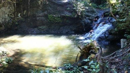Riam Rantau Kalis, 1. Taman Nasional Betung Kerihun, 2. Taman Nasional Danau Sentarum, 3. Danau Empangau, 4. Mupa Kencana atau Danau Piangkuak, 5. Danau Buak, 6. Air Terjun Medang Pulang, 7. Goa Beluan, 8. Pusaka Tunggal, 9. Gurung Makai, 10. Bukit Semujan, 11. Sarai Ngeri, 12. Air Terjun Biyu, 13. Bukit Sunan, 14. Air Terjun Gansir, 15. Gurung Gadai, 16. Gurung Peranggai, 17. Air Terjun Gurung Sepangin , 18. Hulu Tubuk, 19. Danau Sekawi, 20. Lubuk Semah, 21. Riam Rantau Kalis, 22. Bukit Ampan, 23. Bukit Kedungkang, 24. Sarai Biang, 25. Pulau Begansar, 26. Riam Teset, 27. Bukit Tekenang, 28. Bukit Tilung, 29. Jembatan Gantung Dusun Meliung, 30. Air Terjun Riam Teset, 31. Air Terjun Lempiang, 32. Air Terjun Riam Matu, 33. Kolam Bunga Lita, 34. Riam Kihung, 35. Danau Blairam, 36. Bukit Kulat, 37. Gurung Duayak, 38. Danau Merebung, 39. Rumah Betang Sungai Utik, 40. Rumah Betang Melapi, 41. Masjid At-Taqwa Selimbau, 42. Sungai Kapuas, 43. Air Terjun Saray Brunyau