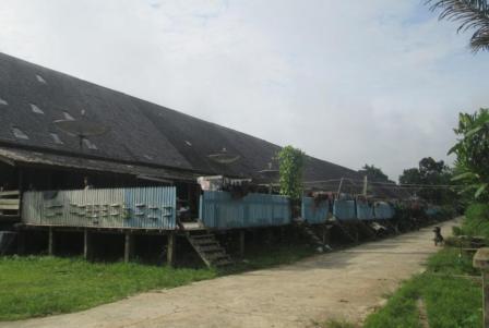 Rumah Betang Sungai Utik, 1. Taman Nasional Betung Kerihun, 2. Taman Nasional Danau Sentarum, 3. Danau Empangau, 4. Mupa Kencana atau Danau Piangkuak, 5. Danau Buak, 6. Air Terjun Medang Pulang, 7. Goa Beluan, 8. Pusaka Tunggal, 9. Gurung Makai, 10. Bukit Semujan, 11. Sarai Ngeri, 12. Air Terjun Biyu, 13. Bukit Sunan, 14. Air Terjun Gansir, 15. Gurung Gadai, 16. Gurung Peranggai, 17. Air Terjun Gurung Sepangin , 18. Hulu Tubuk, 19. Danau Sekawi, 20. Lubuk Semah, 21. Riam Rantau Kalis, 22. Bukit Ampan, 23. Bukit Kedungkang, 24. Sarai Biang, 25. Pulau Begansar, 26. Riam Teset, 27. Bukit Tekenang, 28. Bukit Tilung, 29. Jembatan Gantung Dusun Meliung, 30. Air Terjun Riam Teset, 31. Air Terjun Lempiang, 32. Air Terjun Riam Matu, 33. Kolam Bunga Lita, 34. Riam Kihung, 35. Danau Blairam, 36. Bukit Kulat, 37. Gurung Duayak, 38. Danau Merebung, 39. Rumah Betang Sungai Utik, 40. Rumah Betang Melapi, 41. Masjid At-Taqwa Selimbau, 42. Sungai Kapuas, 43. Air Terjun Saray Brunyau