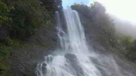 Sarai Biang, 1. Taman Nasional Betung Kerihun, 2. Taman Nasional Danau Sentarum, 3. Danau Empangau, 4. Mupa Kencana atau Danau Piangkuak, 5. Danau Buak, 6. Air Terjun Medang Pulang, 7. Goa Beluan, 8. Pusaka Tunggal, 9. Gurung Makai, 10. Bukit Semujan, 11. Sarai Ngeri, 12. Air Terjun Biyu, 13. Bukit Sunan, 14. Air Terjun Gansir, 15. Gurung Gadai, 16. Gurung Peranggai, 17. Air Terjun Gurung Sepangin , 18. Hulu Tubuk, 19. Danau Sekawi, 20. Lubuk Semah, 21. Riam Rantau Kalis, 22. Bukit Ampan, 23. Bukit Kedungkang, 24. Sarai Biang, 25. Pulau Begansar, 26. Riam Teset, 27. Bukit Tekenang, 28. Bukit Tilung, 29. Jembatan Gantung Dusun Meliung, 30. Air Terjun Riam Teset, 31. Air Terjun Lempiang, 32. Air Terjun Riam Matu, 33. Kolam Bunga Lita, 34. Riam Kihung, 35. Danau Blairam, 36. Bukit Kulat, 37. Gurung Duayak, 38. Danau Merebung, 39. Rumah Betang Sungai Utik, 40. Rumah Betang Melapi, 41. Masjid At-Taqwa Selimbau, 42. Sungai Kapuas, 43. Air Terjun Saray Brunyau