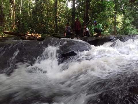 Sarai Ngeri via Batasjurnalis - Tempat Wisata Di Kapuas Hulu, 1. Taman Nasional Betung Kerihun, 2. Taman Nasional Danau Sentarum, 3. Danau Empangau, 4. Mupa Kencana atau Danau Piangkuak, 5. Danau Buak, 6. Air Terjun Medang Pulang, 7. Goa Beluan, 8. Pusaka Tunggal, 9. Gurung Makai, 10. Bukit Semujan, 11. Sarai Ngeri, 12. Air Terjun Biyu, 13. Bukit Sunan, 14. Air Terjun Gansir, 15. Gurung Gadai, 16. Gurung Peranggai, 17. Air Terjun Gurung Sepangin , 18. Hulu Tubuk, 19. Danau Sekawi, 20. Lubuk Semah, 21. Riam Rantau Kalis, 22. Bukit Ampan, 23. Bukit Kedungkang, 24. Sarai Biang, 25. Pulau Begansar, 26. Riam Teset, 27. Bukit Tekenang, 28. Bukit Tilung, 29. Jembatan Gantung Dusun Meliung, 30. Air Terjun Riam Teset, 31. Air Terjun Lempiang, 32. Air Terjun Riam Matu, 33. Kolam Bunga Lita, 34. Riam Kihung, 35. Danau Blairam, 36. Bukit Kulat, 37. Gurung Duayak, 38. Danau Merebung, 39. Rumah Betang Sungai Utik, 40. Rumah Betang Melapi, 41. Masjid At-Taqwa Selimbau, 42. Sungai Kapuas, 43. Air Terjun Saray Brunyau