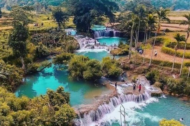 Wisata Air Terjun Waikelo Sawah, 1. Wisata Taman Nasional Pulau Komodo, 2. Wisata Danau Kelimutu, 3. Wisata Pantai Lasiana, 4. Wisata Pulau Padar, 5. Wisata Pulau Kera, 6. Wisata Labuan Bajo, 7. Wisata Pantai Neam, 8. Wisata Danau Sano Nggoang, 9. Wisata Pulau Alor, 10. Wisata Rumah Adat dan Pasola, 11. Wisata Pink Beach, 12. Wisata Air Terjun Oenesu, 13. Wisata Benteng Makes, 14. Wisata Air Terjun Noelaku, 15. Wisata Pulau Kanawa, 16. Wisata Goa Batu Cermin, 17. Wisata Gili Laba, 18. Wisata Air Terjun Cuaca Wulang, 19. Wisata Air Terjun Weikelo Sawah, 20. Wisata Air Terjun Tanggedu, 21. Wisata Pulau Semau, 22. Wisata Pantai Batu Biru, 23. Wisata Air Panas Mengeruda, 24. Wisata Bukit Cinta, 25. Wisata Gunung Mutis, 26. Wisata Pantai Nembrala, 27. Wisata Pulau Riung, 28. Wisata Pantai Kolbano, 29. Wisata Pantai Timor, 30. Wisata Pantai Pasir Panjang
