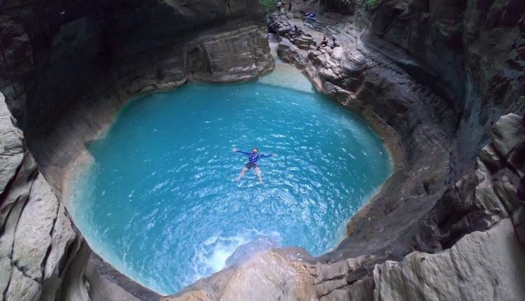 Wisata Air Terjun Waimarang, 1. Wisata Danau Malaikat, Laguna Weekuri, 2. Wisata Air Terjun Waikelo Sawah, 3. Wisata Desa Ratenggaro, 4. Wisata Kampung Tarung, 5. Wisata Pantai Mbawana, 6. Wisata Air Terjun Waimarang, 7. Wisata Air Terjun Tanggedu, 8. Wisata Nihiwatu Beach, 9. Wisata Patung Kuda Kota Waikabubak, 10. Wisata Pantai Kerewei, 11. Wisata Kampung Parijing, 12. Wisata Pantai Lailiang, 13. Wisata Pantai Pahiwi, 14. Wisata Pantai Bina Natu, 15. Wisata Kampung Adat Praigoli, 16. Wisata Pantai Ratenggaro