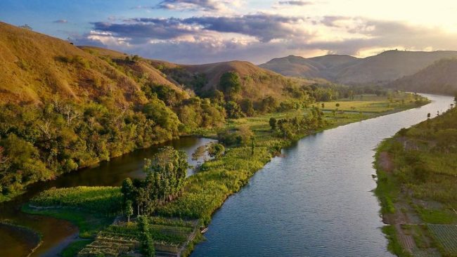 Wisata Bendungan Kambaniru via IG @eryradixa - Tempat Wisata di Sumba Timur, 1. Wisata Bukit Tanarara, 2. Wisata Bukit Wairinding, 3. Wisata Bukit Mondu, 4. Wisata Bukit Persaudaraan, 5. Wisata Pantai Tarimbang, 6. Wisata Pantai Walakiri, 7. Wisata Padang Savana Puru Kambera, 8. Wisata Pantai Watuparunu, 9. Wisata Air Terjun Tanggedu, 10. Wisata Pantai Padadita, 11. Wisata Air Terjun Hirumanu, 12. Wisata Air Terjun Kanabu Wai, 13. Wisata Air Terjun Laiwi, 14. Wisata Air Terjun Wai Marang, 15. Wisata Air Terjun Kolam Jodoh Lawa, 16. Wisata Goa Kanabu Wai, 17. Wisata Bendungan Kambaniru, Lambanapu, 18. Wisata Kampung Adat Rende, 19. Wisata Bunga Sakura Sumba Timur, 20. Wisata Taman Kincir Angin Maubukol, 21. Wisata Pantai Puru Kambera, 22. Wisata Air Terjun Koalat, 23. Bukit Tenau