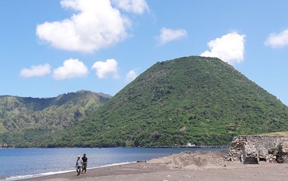 Wisata Gunung Meja via Palapapos, 1. Wisata Taman Renungan Bung Karno, 2. Wisata Situs Pengasingan Bung Karno, 3. Wisata Pantai Tangga Alam, 4. Wisata Pantai Mbu’u, 5. Wisata Pantai Ria, 6. Wisata Museum Tenun Ikat, 7. Wisata Museum Bahari, 9. Wisata Kampung Adat Wologai, 10. Wisata Kampung Adat Ranggase, 11. Wisata Gunung Meja, 12. Wisata Gunung Iya, 13. Wisata Danau Kelimutu, 14. Wisata Pantai Batu Cincin, 15. Wisata Air Terjun Murundao Ende, 16. Pantai Batu Biru, 17. Pantai Ena Bara Maurole, 18. Air Terjun Kede Bodu, 19. Bukit Cinta Ende, 20. Kampung Adat Saga, 21. Bukit Liaga, 22. Kampung Adat Wolotopo
