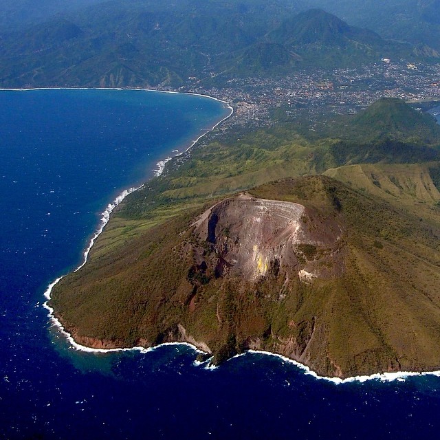 Wisata Gunung Iya, 1. Wisata Taman Renungan Bung Karno, 2. Wisata Situs Pengasingan Bung Karno, 3. Wisata Pantai Tangga Alam, 4. Wisata Pantai Mbu’u, 5. Wisata Pantai Ria, 6. Wisata Museum Tenun Ikat, 7. Wisata Museum Bahari, 9. Wisata Kampung Adat Wologai, 10. Wisata Kampung Adat Ranggase, 11. Wisata Gunung Meja, 12. Wisata Gunung Iya, 13. Wisata Danau Kelimutu, 14. Wisata Pantai Batu Cincin, 15. Wisata Air Terjun Murundao Ende, 16. Pantai Batu Biru, 17. Pantai Ena Bara Maurole, 18. Air Terjun Kede Bodu, 19. Bukit Cinta Ende, 20. Kampung Adat Saga, 21. Bukit Liaga, 22. Kampung Adat Wolotopo