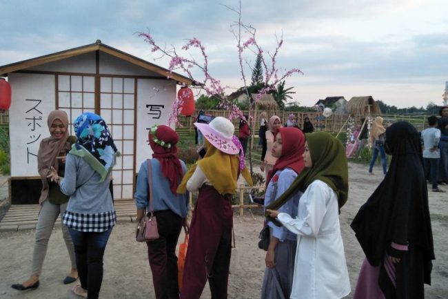 Wisata Kampung Ala Jepang via Insidelombok, 1. Wisata Pantai Penghulu Agung, 2. Wisata Taman Mayura, 3. Wisata Pantai Ampenan, 4. Wisata The Griya, 5. Wisata Religi Ke Masjid Islamic Center NTB, 6. Wisata Pura Batu Bolong, 7. Wisata Pantai Senggigi, 8. Wisata Taman Narmada, 9. Wisata Kota Tua Ampenan, 10. Wisata Pura Meru, 11. Wisata Taman Udayana, 12. Wisata Museum Negeri Nusa Tenggara Barat, 13. Wisata Taman Sangkareanng, 14. Wisata Pura Agung Gunung Sari, 15. Wisata Desa Beleka, 16. Wisata Desa Penunjak, 17. Wisata Pantai Sire, 18. Wisata Pantai Cemare, 19. Wisata Pantai Loang Baloq, 20. Wisata Pantai Nipah, 21. Wisata Kampung Ala Jepang, 22. Wisata Waterpark Kura – Kura