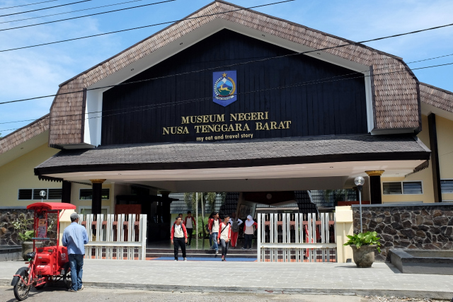Wisata Museum Negeri Nusa Tenggara Barat via My eat and travel story, 1. Wisata Pantai Penghulu Agung, 2. Wisata Taman Mayura, 3. Wisata Pantai Ampenan, 4. Wisata The Griya, 5. Wisata Religi Ke Masjid Islamic Center NTB, 6. Wisata Pura Batu Bolong, 7. Wisata Pantai Senggigi, 8. Wisata Taman Narmada, 9. Wisata Kota Tua Ampenan, 10. Wisata Pura Meru, 11. Wisata Taman Udayana, 12. Wisata Museum Negeri Nusa Tenggara Barat, 13. Wisata Taman Sangkareanng, 14. Wisata Pura Agung Gunung Sari, 15. Wisata Desa Beleka, 16. Wisata Desa Penunjak, 17. Wisata Pantai Sire, 18. Wisata Pantai Cemare, 19. Wisata Pantai Loang Baloq, 20. Wisata Pantai Nipah, 21. Wisata Kampung Ala Jepang, 22. Wisata Waterpark Kura – Kura