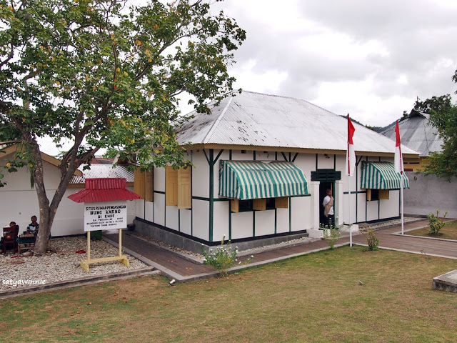 Wisata Situs Pengasingan Bung Karno, 1. Wisata Taman Renungan Bung Karno, 2. Wisata Situs Pengasingan Bung Karno, 3. Wisata Pantai Tangga Alam, 4. Wisata Pantai Mbu’u, 5. Wisata Pantai Ria, 6. Wisata Museum Tenun Ikat, 7. Wisata Museum Bahari, 9. Wisata Kampung Adat Wologai, 10. Wisata Kampung Adat Ranggase, 11. Wisata Gunung Meja, 12. Wisata Gunung Iya, 13. Wisata Danau Kelimutu, 14. Wisata Pantai Batu Cincin, 15. Wisata Air Terjun Murundao Ende, 16. Pantai Batu Biru, 17. Pantai Ena Bara Maurole, 18. Air Terjun Kede Bodu, 19. Bukit Cinta Ende, 20. Kampung Adat Saga, 21. Bukit Liaga, 22. Kampung Adat Wolotopo