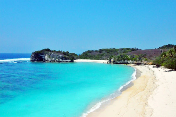 Wisata Pantai Kerewei, 1. Wisata Danau Malaikat, Laguna Weekuri, 2. Wisata Air Terjun Waikelo Sawah, 3. Wisata Desa Ratenggaro, 4. Wisata Kampung Tarung, 5. Wisata Pantai Mbawana, 6. Wisata Air Terjun Waimarang, 7. Wisata Air Terjun Tanggedu, 8. Wisata Nihiwatu Beach, 9. Wisata Patung Kuda Kota Waikabubak, 10. Wisata Pantai Kerewei, 11. Wisata Kampung Parijing, 12. Wisata Pantai Lailiang, 13. Wisata Pantai Pahiwi, 14. Wisata Pantai Bina Natu, 15. Wisata Kampung Adat Praigoli, 16. Wisata Pantai Ratenggaro