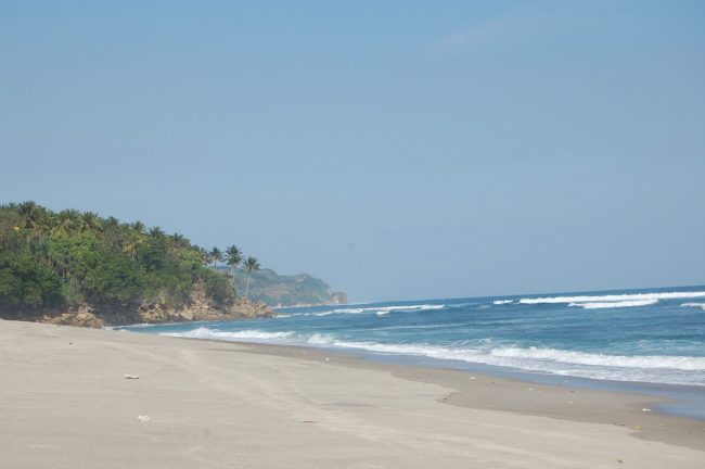 Wisata Pantai Konda via Kompasiana, 1. Wisata Pantai Maloba, 2. Wisata Pantai Aili, 3. Wisata Pantai Konda Maloba, 4. Wisata Pantai Wendei, 5. Wisata Bukit Mamboro, 6. Wisata Kampung Adat Wawarongu, 7. Wisata Air Terjun Harunda, 8. Wisata Tugu Ornamen, 9. Wisata Air Terjun Matayangu, 10. Wisata Hutan Tarandu, 11. Bukit Warinding, 12. Wisata Pantai Lenang, 13. Wisata Pantai Kapulit, 14. Bukit Waibakul, 15. Bukit Cendana, 16. Wisata Air Terjun Kolam Jodoh Sumba Timur, 17. Air Terjun Lapopu