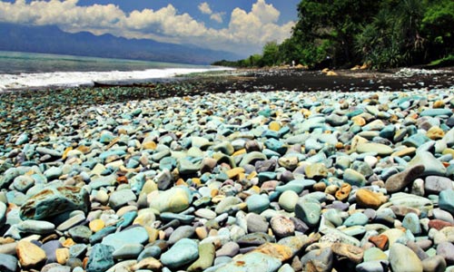 Wisata Pantai Penggajawa via Utiket, 1. Wisata Taman Renungan Bung Karno, 2. Wisata Situs Pengasingan Bung Karno, 3. Wisata Pantai Tangga Alam, 4. Wisata Pantai Mbu’u, 5. Wisata Pantai Ria, 6. Wisata Museum Tenun Ikat, 7. Wisata Museum Bahari, 9. Wisata Kampung Adat Wologai, 10. Wisata Kampung Adat Ranggase, 11. Wisata Gunung Meja, 12. Wisata Gunung Iya, 13. Wisata Danau Kelimutu, 14. Wisata Pantai Batu Cincin, 15. Wisata Air Terjun Murundao Ende, 16. Pantai Batu Biru, 17. Pantai Ena Bara Maurole, 18. Air Terjun Kede Bodu, 19. Bukit Cinta Ende, 20. Kampung Adat Saga, 21. Bukit Liaga, 22. Kampung Adat Wolotopo