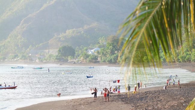 Wisata Pantai Ria, 1. Wisata Taman Renungan Bung Karno, 2. Wisata Situs Pengasingan Bung Karno, 3. Wisata Pantai Tangga Alam, 4. Wisata Pantai Mbu’u, 5. Wisata Pantai Ria, 6. Wisata Museum Tenun Ikat, 7. Wisata Museum Bahari, 9. Wisata Kampung Adat Wologai, 10. Wisata Kampung Adat Ranggase, 11. Wisata Gunung Meja, 12. Wisata Gunung Iya, 13. Wisata Danau Kelimutu, 14. Wisata Pantai Batu Cincin, 15. Wisata Air Terjun Murundao Ende, 16. Pantai Batu Biru, 17. Pantai Ena Bara Maurole, 18. Air Terjun Kede Bodu, 19. Bukit Cinta Ende, 20. Kampung Adat Saga, 21. Bukit Liaga, 22. Kampung Adat Wolotopo