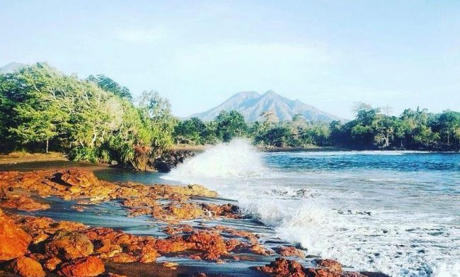 Wisata Pantai Tiga Warna Pantaru via IG @erlangga_saputra, 1. Wisata Taman Laut Pantar, 2. Wisata Pantai Mali, 3. Wisata Kolam Bidadari, 4. Wisata Desa Takpala, 5. Wisata Pantai Batu Putih, 6. Wisata Pulau Pura, 7. Wisata Pantai Deere, 8. Wisata Pantai Maimol, 9. Wisata Pantai Welolo, 10. Wisata Pantai Ling’al, 11. Wisata Pulau Kepa, 12. Wisata Pantai Tiga Warna Pantaru, 13. Wisata Air Terjun Mataru, 14. Wisata Museum 1000 Moko, 15. Wisata Gunung Sirung, 16. Wisata Air Mancur Tuti Adogai, 17. Wisata Pulau Rusa, 18. Wisata Batu Berlubang di Pantai Pigewa, 19. Bukit Hulnani