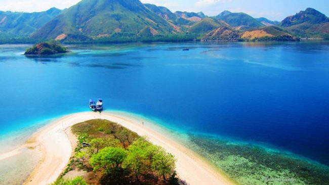Wisata Pantai Timor, 1. Wisata Taman Nasional Pulau Komodo, 2. Wisata Danau Kelimutu, 3. Wisata Pantai Lasiana, 4. Wisata Pulau Padar, 5. Wisata Pulau Kera, 6. Wisata Labuan Bajo, 7. Wisata Pantai Neam, 8. Wisata Danau Sano Nggoang, 9. Wisata Pulau Alor, 10. Wisata Rumah Adat dan Pasola, 11. Wisata Pink Beach, 12. Wisata Air Terjun Oenesu, 13. Wisata Benteng Makes, 14. Wisata Air Terjun Noelaku, 15. Wisata Pulau Kanawa, 16. Wisata Goa Batu Cermin, 17. Wisata Gili Laba, 18. Wisata Air Terjun Cuaca Wulang, 19. Wisata Air Terjun Weikelo Sawah, 20. Wisata Air Terjun Tanggedu, 21. Wisata Pulau Semau, 22. Wisata Pantai Batu Biru, 23. Wisata Air Panas Mengeruda, 24. Wisata Bukit Cinta, 25. Wisata Gunung Mutis, 26. Wisata Pantai Nembrala, 27. Wisata Pulau Riung, 28. Wisata Pantai Kolbano, 29. Wisata Pantai Timor, 30. Wisata Pantai Pasir Panjang