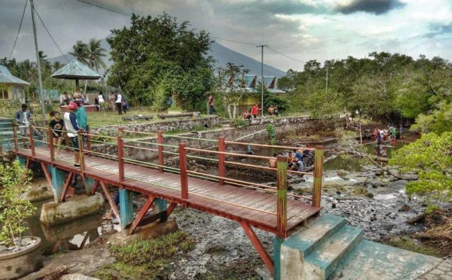 Wisata Pemandian Air Panas Mokantarak via IG @fedrick_ronald, 1. Wisata Taman Bukit Fatimah, 2. Wisata Danau Asmara, 3. Wisata Pelabuhan Larantuka, 4. Wisata Istana Raja Larantuka, 5. Wisata Pulau Konga, 6. Wisata Pulau Adonara, 7. Wisata Pulau Solor, 8. Wisata Danau Waibelen, 9. Wisata Pantai Asam Satu, 10. Wisata Pantai Weri, 11. Wisata Pantai Kawaliwu, 12. Wisata Pantai Rako, 13. Wisata Pantai Ina Burak, 14. Wisata Pantai Lagaloe, 15. Wisata Pantai Neren Watotena, 16. Wisata Pantai Nuha, 17. Wisata Gunung Ile Mandiri, 18. Wisata Pemandian Air Panas Mokantarak, 19. Wisata Desa Wae Rebo, 20. Wisata Air Terjun Cunca Wulang, 21. Pantai Paihaka, 22. Pantai Watohari, 23. Pantai Deri, 24. Pantai Tanjung Bunga, 25. Pantai Kahale
