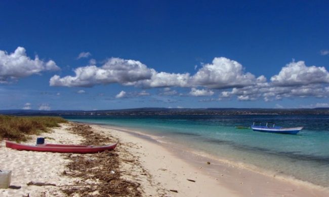Wisata Pulau Kera via Sengpaku.blogspotcom, 1. Pantai Batu Nona Kupang, 2. Wisata Pantai Lasiana, 3. Wisata Pantai Nunsui, 4. Wisata Pantai Manikin, 5. Wisata Pantai Tablolong, 6. Wisata Pantai Pasir Panjang, 7. Wisata Pantai Koepan, 8. Wisata Pantai Kelapa Tinggi, 9. Wisata Pantai Neam, 10. Wisata Pulau Kera, 11. Wisata Air Terjun Oenesu, 12. Wisata Air Terjun Tesbatan, 13. Wisata Taman Nostalgia, 14. Wisata Pantai Ketapang Satu, 15. Wisata Taman Rekreasi Gua Monyet, 16. Wisata Gua Kristal, 17. Wisata Kupang Waterpark, 18. Wisata Subasuka Waterpark, 19. Wisata Bukit Cinta, 20. Wisata Gunung Fatule’u, 21. Wisata Pantai Oesapa, 22. Padang Savana di Pantai Namosain