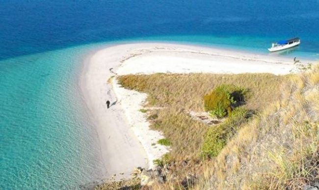 Wisata Pulau Riung via Kkpnews, 1. Wisata Taman Nasional Pulau Komodo, 2. Wisata Danau Kelimutu, 3. Wisata Pantai Lasiana, 4. Wisata Pulau Padar, 5. Wisata Pulau Kera, 6. Wisata Labuan Bajo, 7. Wisata Pantai Neam, 8. Wisata Danau Sano Nggoang, 9. Wisata Pulau Alor, 10. Wisata Rumah Adat dan Pasola, 11. Wisata Pink Beach, 12. Wisata Air Terjun Oenesu, 13. Wisata Benteng Makes, 14. Wisata Air Terjun Noelaku, 15. Wisata Pulau Kanawa, 16. Wisata Goa Batu Cermin, 17. Wisata Gili Laba, 18. Wisata Air Terjun Cuaca Wulang, 19. Wisata Air Terjun Weikelo Sawah, 20. Wisata Air Terjun Tanggedu, 21. Wisata Pulau Semau, 22. Wisata Pantai Batu Biru, 23. Wisata Air Panas Mengeruda, 24. Wisata Bukit Cinta, 25. Wisata Gunung Mutis, 26. Wisata Pantai Nembrala, 27. Wisata Pulau Riung, 28. Wisata Pantai Kolbano, 29. Wisata Pantai Timor, 30. Wisata Pantai Pasir Panjang