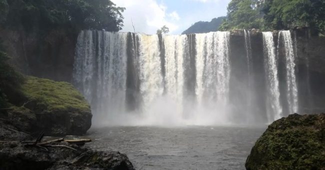 Air Terjun Melanggar, 1. Air Terjun Rombo Katio, 2. Air Terjun Melanggar, 3. Goa Tangandu, 4. Air Terjun Riam Dait, 5. Air Terjun Terinting, 6. Air Terjun Selanei, 7. Air Terjun Engkanan, 8. Air Terjun Riam Bedawan, 9. Air Terjun Riam Solakng, 10. Air Terjun Angkabang, 11. Makam Raja Landak, 12. Air Terjun Sahai Sebelas, 13. Bukit Terinting, 14. Air Terjun Tikalong, 15. Bukit Batu Pakumbang, 16. Riam Angan Tembawang, 17. Air Terjun Banangar, 18. Makam Juang Mandor, 19. Keraton Ismahayana, 20. Masjid Djami, 21. Air Terjun Rombo Pangaak, 22. Air Terjun Riam Jambu, 23. Goa Sanyan, 24. Rumah Betang Saham, 25. Wisata Gunung Seha, 26. Bukit Laur, 27. Bukit Batu Pakumbang, 28. Wisata Air Terjun Setagung, 29. Rombo Terintik, 30. Rombo Semabak, 31. Riam Bedawan, 32. Air Terjun Ringin, 33. Air Terjun Ampar Jawa
