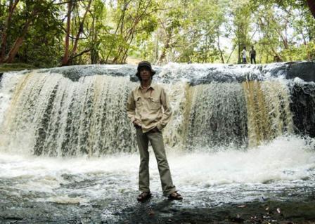 Air Terjun Angkabang, 1. Air Terjun Rombo Katio, 2. Air Terjun Melanggar, 3. Goa Tangandu, 4. Air Terjun Riam Dait, 5. Air Terjun Terinting, 6. Air Terjun Selanei, 7. Air Terjun Engkanan, 8. Air Terjun Riam Bedawan, 9. Air Terjun Riam Solakng, 10. Air Terjun Angkabang, 11. Makam Raja Landak, 12. Air Terjun Sahai Sebelas, 13. Bukit Terinting, 14. Air Terjun Tikalong, 15. Bukit Batu Pakumbang, 16. Riam Angan Tembawang, 17. Air Terjun Banangar, 18. Makam Juang Mandor, 19. Keraton Ismahayana, 20. Masjid Djami, 21. Air Terjun Rombo Pangaak, 22. Air Terjun Riam Jambu, 23. Goa Sanyan, 24. Rumah Betang Saham, 25. Wisata Gunung Seha, 26. Bukit Laur, 27. Bukit Batu Pakumbang, 28. Wisata Air Terjun Setagung, 29. Rombo Terintik, 30. Rombo Semabak, 31. Riam Bedawan, 32. Air Terjun Ringin, 33. Air Terjun Ampar Jawa
