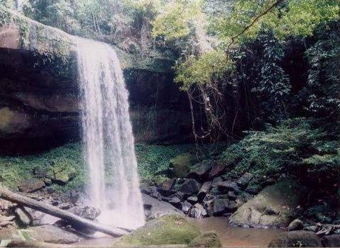 Air Terjun Gurung Sumpit via Tribunnews, 1. Air Terjun Tengai, 2. Air Terjun Sosah Kain, 3. Air Terjun Sirin Punti, 4. Air Terjun Jungkong, 5. Air Terjun Pelaboh Bindang, 6. Air Terjun Hulu Katap, 7. Air Terjun Sungai Bayan, 8. Batu Jato, 9. Riam Segiam, 10. Air Terjun Menyumbung, 11. Makam Tertua Di Bumi Cidayo, 12. Air Terjun Nokan Cicak, 13. Batu Tinggi, 14. Air Terjun Semirah Putih, 15. Batu Bertulis, 16. Goa Lawang Kuari, 17. Air Terjun Gurung Sumpit, 18. Danau Simpi, 19. Bukit Burus Nanga Taman, 20. Air Terjun Nokan Nayan, 21. Rumah Panjang Sungai Antu, 22. Danau Engkaluk, 23. Makam Bukong, 24. Bukit Rentap, 25. Wisata Air Terjun Bukit Rentap, 26. Makam Raja Aji Melayu, 27. Rumah Tengkorak Manusia, 28. Batu Lingga Yoni Dara Muning, 29. Air Terjun Semirah Merambang, 30. Bukit Burang