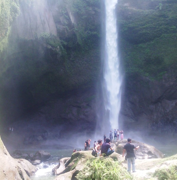 Air Terjun Jambuara Indah via Hetanews, 1. Masjid Agung Ahmad Bakrie Kisaran, 2. Air Terjun Ponot, 3. Alun – alun Rambate Raya Kisaran, 4. Taman Hutan Kota Kisaran, 5. Air Terjun Turbo (Turunan Bolon), 6. Paccur Napitu, 7. Air Terjun Jambuara Indah, 8. Arung Jeram Sungai Asahan, 9. Ragil Waterboom Kisaran, 10. Wisata Alam Goa Simanik – Manik, 11. Wisata Air Terjun Simanik – Manik, 12. Pantai Simallo, 13. Bendungan Sigura – Gura, 14. Jembatan Gantung Bedeng, 15. Jembatan Air Hitam, 16. Air Terjun Sampuran Harimau, 17. Danau Teratai Tinggi Raja, 18. Air Terjun Unong Sisapa, 19. Air Terjun Simonang Monang, 20. Air Terjun Boru Silalahi, 21. Wisata Kelapa Gading, 22. Air Terjun Alam Tani, 23. Puncak Galau, 24. Pelabuhan Bagan, 25. Museum Asahan