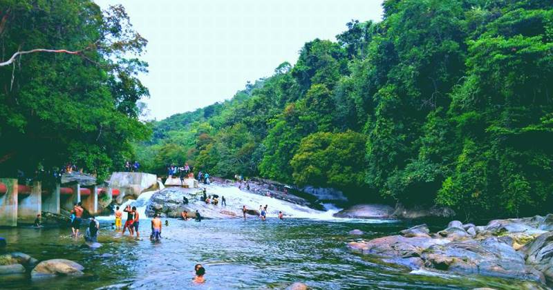 Air Terjun Sungai Bayan via eksplorewisataalamborneo.blogspotcom, 1. Air Terjun Tengai, 2. Air Terjun Sosah Kain, 3. Air Terjun Sirin Punti, 4. Air Terjun Jungkong, 5. Air Terjun Pelaboh Bindang, 6. Air Terjun Hulu Katap, 7. Air Terjun Sungai Bayan, 8. Batu Jato, 9. Riam Segiam, 10. Air Terjun Menyumbung, 11. Makam Tertua Di Bumi Cidayo, 12. Air Terjun Nokan Cicak, 13. Batu Tinggi, 14. Air Terjun Semirah Putih, 15. Batu Bertulis, 16. Goa Lawang Kuari, 17. Air Terjun Gurung Sumpit, 18. Danau Simpi, 19. Bukit Burus Nanga Taman, 20. Air Terjun Nokan Nayan, 21. Rumah Panjang Sungai Antu, 22. Danau Engkaluk, 23. Makam Bukong, 24. Bukit Rentap, 25. Wisata Air Terjun Bukit Rentap, 26. Makam Raja Aji Melayu, 27. Rumah Tengkorak Manusia, 28. Batu Lingga Yoni Dara Muning, 29. Air Terjun Semirah Merambang, 30. Bukit Burang