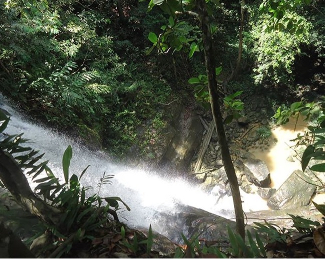 Air Terjun Semirah Merambang via IG @mirnawatiyulia92, 1. Air Terjun Tengai, 2. Air Terjun Sosah Kain, 3. Air Terjun Sirin Punti, 4. Air Terjun Jungkong, 5. Air Terjun Pelaboh Bindang, 6. Air Terjun Hulu Katap, 7. Air Terjun Sungai Bayan, 8. Batu Jato, 9. Riam Segiam, 10. Air Terjun Menyumbung, 11. Makam Tertua Di Bumi Cidayo, 12. Air Terjun Nokan Cicak, 13. Batu Tinggi, 14. Air Terjun Semirah Putih, 15. Batu Bertulis, 16. Goa Lawang Kuari, 17. Air Terjun Gurung Sumpit, 18. Danau Simpi, 19. Bukit Burus Nanga Taman, 20. Air Terjun Nokan Nayan, 21. Rumah Panjang Sungai Antu, 22. Danau Engkaluk, 23. Makam Bukong, 24. Bukit Rentap, 25. Wisata Air Terjun Bukit Rentap, 26. Makam Raja Aji Melayu, 27. Rumah Tengkorak Manusia, 28. Batu Lingga Yoni Dara Muning, 29. Air Terjun Semirah Merambang, 30. Bukit Burang