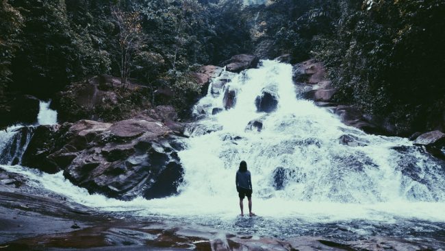 Air Terjun Tengai, 1. Air Terjun Tengai, 2. Air Terjun Sosah Kain, 3. Air Terjun Sirin Punti, 4. Air Terjun Jungkong, 5. Air Terjun Pelaboh Bindang, 6. Air Terjun Hulu Katap, 7. Air Terjun Sungai Bayan, 8. Batu Jato, 9. Riam Segiam, 10. Air Terjun Menyumbung, 11. Makam Tertua Di Bumi Cidayo, 12. Air Terjun Nokan Cicak, 13. Batu Tinggi, 14. Air Terjun Semirah Putih, 15. Batu Bertulis, 16. Goa Lawang Kuari, 17. Air Terjun Gurung Sumpit, 18. Danau Simpi, 19. Bukit Burus Nanga Taman, 20. Air Terjun Nokan Nayan, 21. Rumah Panjang Sungai Antu, 22. Danau Engkaluk, 23. Makam Bukong, 24. Bukit Rentap, 25. Wisata Air Terjun Bukit Rentap, 26. Makam Raja Aji Melayu, 27. Rumah Tengkorak Manusia, 28. Batu Lingga Yoni Dara Muning, 29. Air Terjun Semirah Merambang, 30. Bukit Burang
