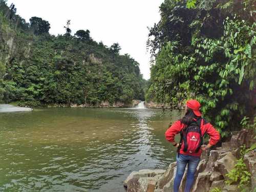 Air Terjun Unong Sisapa @warawiriindonesia, 1. Masjid Agung Ahmad Bakrie Kisaran, 2. Air Terjun Ponot, 3. Alun – alun Rambate Raya Kisaran, 4. Taman Hutan Kota Kisaran, 5. Air Terjun Turbo (Turunan Bolon), 6. Paccur Napitu, 7. Air Terjun Jambuara Indah, 8. Arung Jeram Sungai Asahan, 9. Ragil Waterboom Kisaran, 10. Wisata Alam Goa Simanik – Manik, 11. Wisata Air Terjun Simanik – Manik, 12. Pantai Simallo, 13. Bendungan Sigura – Gura, 14. Jembatan Gantung Bedeng, 15. Jembatan Air Hitam, 16. Air Terjun Sampuran Harimau, 17. Danau Teratai Tinggi Raja, 18. Air Terjun Unong Sisapa, 19. Air Terjun Simonang Monang, 20. Air Terjun Boru Silalahi, 21. Wisata Kelapa Gading, 22. Air Terjun Alam Tani, 23. Puncak Galau, 24. Pelabuhan Bagan, 25. Museum Asahan