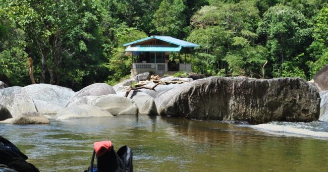 Batu Jato via Bujangadaunet, 1. Air Terjun Tengai, 2. Air Terjun Sosah Kain, 3. Air Terjun Sirin Punti, 4. Air Terjun Jungkong, 5. Air Terjun Pelaboh Bindang, 6. Air Terjun Hulu Katap, 7. Air Terjun Sungai Bayan, 8. Batu Jato, 9. Riam Segiam, 10. Air Terjun Menyumbung, 11. Makam Tertua Di Bumi Cidayo, 12. Air Terjun Nokan Cicak, 13. Batu Tinggi, 14. Air Terjun Semirah Putih, 15. Batu Bertulis, 16. Goa Lawang Kuari, 17. Air Terjun Gurung Sumpit, 18. Danau Simpi, 19. Bukit Burus Nanga Taman, 20. Air Terjun Nokan Nayan, 21. Rumah Panjang Sungai Antu, 22. Danau Engkaluk, 23. Makam Bukong, 24. Bukit Rentap, 25. Wisata Air Terjun Bukit Rentap, 26. Makam Raja Aji Melayu, 27. Rumah Tengkorak Manusia, 28. Batu Lingga Yoni Dara Muning, 29. Air Terjun Semirah Merambang, 30. Bukit Burang