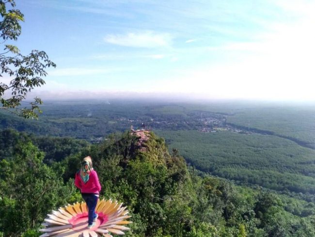 Bermain Di Bukit Pamingke via IG @rh_mth, 1. Wisata Sawah Labura, 2. Padang Halaban View, 3. Air Terjun Londut, 4. Pulo Bisky, 5. Rindu Alam Aek Buru, 6. Pantai Monyet, 7. Puncak Hauma Hela, 8. Air Terjun Jeri, 9. Hadabuan Hill, 10. Kuala Hatapang, 11. Tebing Batu Napponol, 12. Turunan Sikkam, 13. Air Terjun Tajopit, 14. Air Terjun Bertingkat, 15. Wisata Aek Ronggas, 16. Puncak Manhalese , 17. Sungai Pirlok, 18. Hajoran               , 19. Tangkahan Lobu, 20. Air Terjun Goa, 21. Goa Kaca, 22. Air Terjun Mbah Kalsan, 23. Kelok Sembilan Labura, 24. Bukit Pamingke, 25. Wisata Salak Pondoh, 26. Wisata Alam Aek Sordang, 27. Air Terjun Pelangi