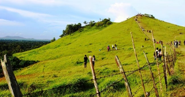Bukit Bulan, 1. Pantai Pasir Mayang, 2. Bukit Begentar, 3. Bukit Mendale, 4. Taman Wisata Mangrove Sukadana, 5. Pulau Maya Karimata, 6. Pulau Kepayang, 7. Pantai Tambak Rawang, 8. Bukit Bulan, 9. Pulau Serutu, 10. Makam Gusti Panji, 11. Pulau Pelapis, 12. Kepulauan Karimata, 13. Pantai Batu Teritip, 14. Mesjid Oesman Al Khair, 15. Batu Cap, 16. Makam Raja Tengku Akil, 17. Sungai Betok, 18. Taman Nasional Gunung Palung, 19. Pantai Pulau Datok, 20. Air Pauh, 21. Air Terjun Bidadari, 22. Gunung Cabang, 23. Pantai Tanjuru, 24. Air Terjun Lubuk Baji, 25. Air Terjun Batu Pahat