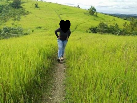 Bukit Desa Domet Permai, 1. Air Terjun Entoba, 2. Sungai Desa Nyanggai, 3. Air Terjun Gurung Melawi, 4. Pemandian KM 10, 5. Danau Lobur, 6. Jembatan Gantung Desa Nanga Menunuk, 7. Sungai Belaban, 8. Air Terjun Nibung, 9. Sungai Pinoh, 10. Embung Bemban, 11. Danau Biru Melawi, 12. Air Terjun Sahai Penahan, 13. Taman Nasional Bukit Raya Bukit Baka, 14. Riam Sengiang, 15. Batu Licin, 16. Sungai Melaw, 17. Bukit Matok, 18. Tugu Republik Indonesia Serikat, 19. Bukit Lintang, 20. Tugu Juang, 21. Air Terjun Sahai Apat, 22. Bukit Saran, 23. Sungai Desa Tiong Keranjik, 24. Padang Rumput Desa Sidomulyo, 25. Air Terjun Sahai Sawit, 26. Air Terjun Sahai Pelangkah, 27. Air Terjun Desa Ella Hulu, 28. Kolam Stadion Olahraga, 29. Yayasan Mawar, 30. Bukit Desa Nanga Siyai, 31. Bukit Desa Domet Permai, 32. Bukit Batu Menangis, 33. Air Terjun Kumpang Arang, 34. Gunung Kelam, 35. Air Terjun Siling Lubang Kuter, 36. Sungai Kayan