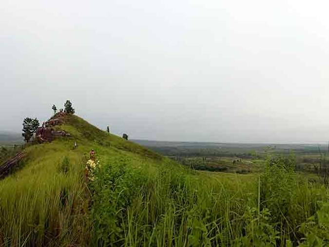 Bukit Liteng via Indonesia Kaya, 1. Pulau Selimpai, 2. Tugu Terigas Sambas, 3. Pantai Temajuk, 4. Pantai Kalang Bahu, 5. Makam Keramat Bantilan, 6. Monument Ketupat Berdarah, 7. Pantai Camar Wulan, 8. Pantai Bukit Raya Putri Serai, 9. Pantai Tanjung Batu, 10. Pantai Mauludin, 11. Tanjung Dato, 12. Sungai Sambas, 13. Pantai Tanjung Bendera, 14. Pantai Dungun Laut, 15. Taman Wisata Alam Gunung Asuansang, 16. Masjid Jami’ Keraton Sambas, 17. Jembatan Sambas, 18. Danau Sebedang, 19. Pantai Kampak Indah, 20. Pantai Putri Serayi, 21. Kebun Raya Sambas, 22. Pantai Selimpai, 23. Pantai Tanjung Kemuning, 24. Pantai Tanjung Datu, 25. Keraton Sambas, 26. Pantai Mutusan, 27. Pantai Sinam, 28. Vihara Bumi Raya Pemangkat, 29. Museum Negeri Perjuangan, 30. Taman Wisata Alam Gunung Melintang, 31. Air Terjun Berasap, 32. Pantai Polaria, 33. Air Terjun Riam Canggat, 34. Istana Alwatzikoebillah, 35. Gereja Katolik Kristus Raja Paroki Sambas, 36. Taman Wisata Alam Tanjung Belimbing, 37. Pantai Arum Medang, 38. Taman LUNGGI Sambas, 39. Danau Biru Selakau Timur, 40. Pantai Batu Nenek, 41. Air Terjun Riam Merasap, 42. Bukit Liteng, 43. Pos Lintas Batas Negara Aruk, 44. Goa Alam Santok