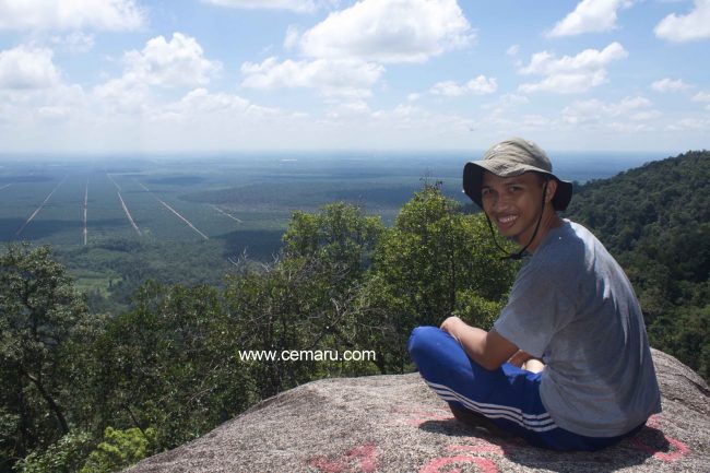 Bukit Wangkang via Cemaru, 1. Situs Kerajaan Kubu, 2. Gunung Ambawang, 3. Dermaga Batu Ampar, 4. Sungai Kapuas Rasau Jaya, 5. Alam Batu Gajah Kubu Raya, 6. Air Terjun Bidang Bahar, 7. Sungai Kakap, 8. Batu Masjid, 9. Pulau Randayan, 10. Taman Fantasi, 11. Desa Jawa Tengah, 12. Batu/Bukit Wangkang, 13. Waterpark Paradis Q, 14. Wisata Hutan Albasia, 15. Kelenteng Timbul, 16. Taman Agrowisata Rekadena, 17. Taman Fantasia, 18. Pantai Tengkuyung, 19. Tugu Ali Anyang, 20. Hutan Mangrove Batu Ampar, 21. Air Terjun Teluk Pakedai, 22. Rajati Flower Garden, 23. Wisata Balek Kampong, 24. Wisata Danau Ho’Ce