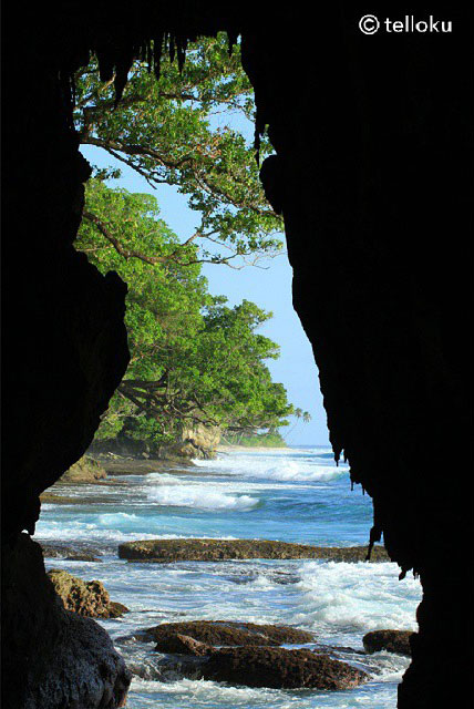 Gua Fetalasa via IG @telloku - tempat wisata di Nias Selatan, 1. Teluk Rusa, 2. Pantai Lagundri, 3. Kampung Pulau Tello, 4. Pulau Sibele, 5. Jembatan O’ou, 6. Pantai Merah, 7. Air Terjun Humogo, 8. Air Terjun Mondrowe, 9. Masjid Agung Ar-Rahman, 10. Taman Doa Bunda Maria, 11. Pantai Hilitasaro Toma, 12. Pantai Ladeha, 13. Pantai Moale   , 14. Pantai Rockstar, 15. Pasir Putih Pulau Impian, 16. Taman Ya’ahowu, 17. Pantai Baloho, 18. Kepulauan Batu, 19. Gua Fetalasa