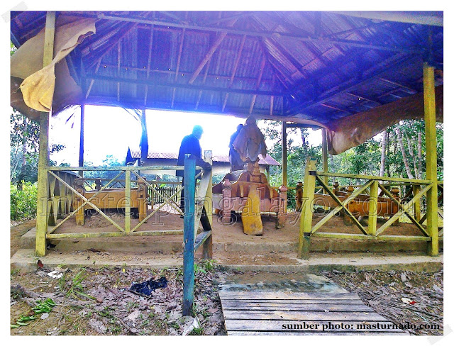 Makam Keramat Bantilan, 1. Pulau Selimpai, 2. Tugu Terigas Sambas, 3. Pantai Temajuk, 4. Pantai Kalang Bahu, 5. Makam Keramat Bantilan, 6. Monument Ketupat Berdarah, 7. Pantai Camar Wulan, 8. Pantai Bukit Raya Putri Serai, 9. Pantai Tanjung Batu, 10. Pantai Mauludin, 11. Tanjung Dato, 12. Sungai Sambas, 13. Pantai Tanjung Bendera, 14. Pantai Dungun Laut, 15. Taman Wisata Alam Gunung Asuansang, 16. Masjid Jami’ Keraton Sambas, 17. Jembatan Sambas, 18. Danau Sebedang, 19. Pantai Kampak Indah, 20. Pantai Putri Serayi, 21. Kebun Raya Sambas, 22. Pantai Selimpai, 23. Pantai Tanjung Kemuning, 24. Pantai Tanjung Datu, 25. Keraton Sambas, 26. Pantai Mutusan, 27. Pantai Sinam, 28. Vihara Bumi Raya Pemangkat, 29. Museum Negeri Perjuangan, 30. Taman Wisata Alam Gunung Melintang, 31. Air Terjun Berasap, 32. Pantai Polaria, 33. Air Terjun Riam Canggat, 34. Istana Alwatzikoebillah, 35. Gereja Katolik Kristus Raja Paroki Sambas, 36. Taman Wisata Alam Tanjung Belimbing, 37. Pantai Arum Medang, 38. Taman LUNGGI Sambas, 39. Danau Biru Selakau Timur, 40. Pantai Batu Nenek, 41. Air Terjun Riam Merasap, 42. Bukit Liteng, 43. Pos Lintas Batas Negara Aruk, 44. Goa Alam Santok