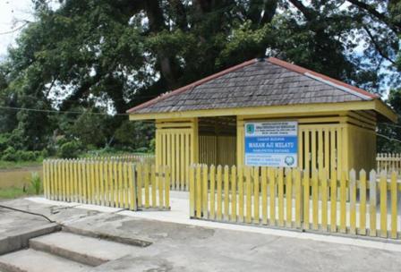 Makam Raja Aji Melayu, 1. Air Terjun Tengai, 2. Air Terjun Sosah Kain, 3. Air Terjun Sirin Punti, 4. Air Terjun Jungkong, 5. Air Terjun Pelaboh Bindang, 6. Air Terjun Hulu Katap, 7. Air Terjun Sungai Bayan, 8. Batu Jato, 9. Riam Segiam, 10. Air Terjun Menyumbung, 11. Makam Tertua Di Bumi Cidayo, 12. Air Terjun Nokan Cicak, 13. Batu Tinggi, 14. Air Terjun Semirah Putih, 15. Batu Bertulis, 16. Goa Lawang Kuari, 17. Air Terjun Gurung Sumpit, 18. Danau Simpi, 19. Bukit Burus Nanga Taman, 20. Air Terjun Nokan Nayan, 21. Rumah Panjang Sungai Antu, 22. Danau Engkaluk, 23. Makam Bukong, 24. Bukit Rentap, 25. Wisata Air Terjun Bukit Rentap, 26. Makam Raja Aji Melayu, 27. Rumah Tengkorak Manusia, 28. Batu Lingga Yoni Dara Muning, 29. Air Terjun Semirah Merambang, 30. Bukit Burang