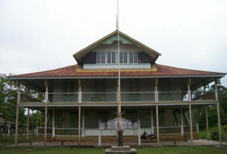 Museum Negeri Perjuangan, 1. Pulau Selimpai, 2. Tugu Terigas Sambas, 3. Pantai Temajuk, 4. Pantai Kalang Bahu, 5. Makam Keramat Bantilan, 6. Monument Ketupat Berdarah, 7. Pantai Camar Wulan, 8. Pantai Bukit Raya Putri Serai, 9. Pantai Tanjung Batu, 10. Pantai Mauludin, 11. Tanjung Dato, 12. Sungai Sambas, 13. Pantai Tanjung Bendera, 14. Pantai Dungun Laut, 15. Taman Wisata Alam Gunung Asuansang, 16. Masjid Jami’ Keraton Sambas, 17. Jembatan Sambas, 18. Danau Sebedang, 19. Pantai Kampak Indah, 20. Pantai Putri Serayi, 21. Kebun Raya Sambas, 22. Pantai Selimpai, 23. Pantai Tanjung Kemuning, 24. Pantai Tanjung Datu, 25. Keraton Sambas, 26. Pantai Mutusan, 27. Pantai Sinam, 28. Vihara Bumi Raya Pemangkat, 29. Museum Negeri Perjuangan, 30. Taman Wisata Alam Gunung Melintang, 31. Air Terjun Berasap, 32. Pantai Polaria, 33. Air Terjun Riam Canggat, 34. Istana Alwatzikoebillah, 35. Gereja Katolik Kristus Raja Paroki Sambas, 36. Taman Wisata Alam Tanjung Belimbing, 37. Pantai Arum Medang, 38. Taman LUNGGI Sambas, 39. Danau Biru Selakau Timur, 40. Pantai Batu Nenek, 41. Air Terjun Riam Merasap, 42. Bukit Liteng, 43. Pos Lintas Batas Negara Aruk, 44. Goa Alam Santok