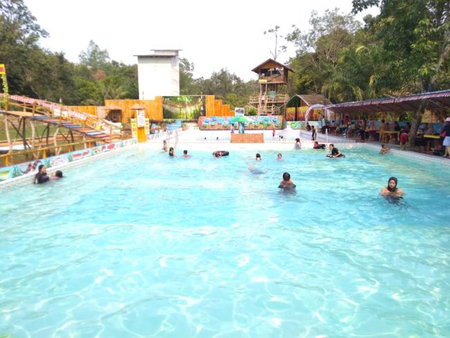 My Dream Sanggau via FB, 1. Air Terjun Saka Dua, 2. Air Terjun Pancur Aji, 3. Air Terjun Riam Macan, 4. Air Terjun Riam Asam Telogah, 5. Riam Baper Zone, 6. Air Terjun Kujato, 7. Bukit Bellew, 8. Gunung Tiong Kandang, 9. Air Terjun Kajang, 10. Bukit Bengkawan, 11. Bukit Bakmunt, 12. Air Terjun Gurong Maloh, 13. Air Terjun Siling Embangai, 14. Wisata Air Terjun Entugun, 15. Kampung Wisata Sentana, 16. Jembatan Gantung Sekayam, 17. Air Terjun Nosok, 18. Hutan Belian Pulo Mas, 19. Air Terjun Jitok, 20. Keraton Surya Negara, 21. Batu Garam, 22. Masjid Agung Al Muawanah, 23. Hutan Kota Sabang Merah, 24. Danau Lait, 25. Air Terjun Gunung Naning, 26. Padong Buaya, 27. Bukit Boruh, 28. Rumah Panjang, 29. Sipatn Lotup, 30. Air Terjun Sirin Punti, 31. Wisata Goa Thang Raya, 32. My Dream Sanggau, 33. Batu Posok, 34. Kampung Santana, 35. Riam Kuta