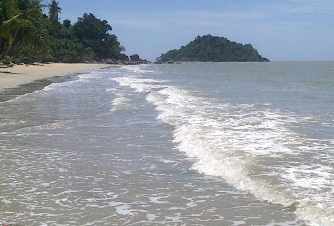Pantai Sinam, 1. Pulau Selimpai, 2. Tugu Terigas Sambas, 3. Pantai Temajuk, 4. Pantai Kalang Bahu, 5. Makam Keramat Bantilan, 6. Monument Ketupat Berdarah, 7. Pantai Camar Wulan, 8. Pantai Bukit Raya Putri Serai, 9. Pantai Tanjung Batu, 10. Pantai Mauludin, 11. Tanjung Dato, 12. Sungai Sambas, 13. Pantai Tanjung Bendera, 14. Pantai Dungun Laut, 15. Taman Wisata Alam Gunung Asuansang, 16. Masjid Jami’ Keraton Sambas, 17. Jembatan Sambas, 18. Danau Sebedang, 19. Pantai Kampak Indah, 20. Pantai Putri Serayi, 21. Kebun Raya Sambas, 22. Pantai Selimpai, 23. Pantai Tanjung Kemuning, 24. Pantai Tanjung Datu, 25. Keraton Sambas, 26. Pantai Mutusan, 27. Pantai Sinam, 28. Vihara Bumi Raya Pemangkat, 29. Museum Negeri Perjuangan, 30. Taman Wisata Alam Gunung Melintang, 31. Air Terjun Berasap, 32. Pantai Polaria, 33. Air Terjun Riam Canggat, 34. Istana Alwatzikoebillah, 35. Gereja Katolik Kristus Raja Paroki Sambas, 36. Taman Wisata Alam Tanjung Belimbing, 37. Pantai Arum Medang, 38. Taman LUNGGI Sambas, 39. Danau Biru Selakau Timur, 40. Pantai Batu Nenek, 41. Air Terjun Riam Merasap, 42. Bukit Liteng, 43. Pos Lintas Batas Negara Aruk, 44. Goa Alam Santok