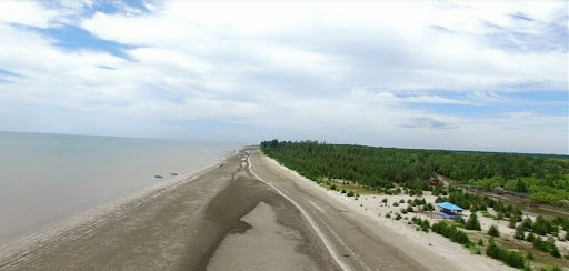 Pantai Tengkuyung via Desaid - Tempat Wisata Di Kubu Raya, 1. Situs Kerajaan Kubu, 2. Gunung Ambawang, 3. Dermaga Batu Ampar, 4. Sungai Kapuas Rasau Jaya, 5. Alam Batu Gajah Kubu Raya, 6. Air Terjun Bidang Bahar, 7. Sungai Kakap, 8. Batu Masjid, 9. Pulau Randayan, 10. Taman Fantasi, 11. Desa Jawa Tengah, 12. Batu/Bukit Wangkang, 13. Waterpark Paradis Q, 14. Wisata Hutan Albasia, 15. Kelenteng Timbul, 16. Taman Agrowisata Rekadena, 17. Taman Fantasia, 18. Pantai Tengkuyung, 19. Tugu Ali Anyang, 20. Hutan Mangrove Batu Ampar, 21. Air Terjun Teluk Pakedai, 22. Rajati Flower Garden, 23. Wisata Balek Kampong, 24. Wisata Danau Ho’Ce