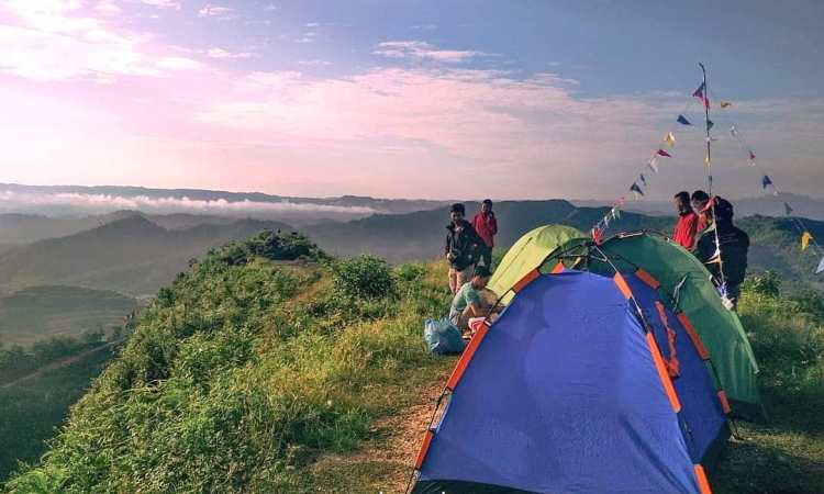 Puncak Manhalese Foto FB Laburaku - Tempat Wisata Di Labuhanbatu Utara, 1. Wisata Sawah Labura, 2. Padang Halaban View, 3. Air Terjun Londut, 4. Pulo Bisky, 5. Rindu Alam Aek Buru, 6. Pantai Monyet, 7. Puncak Hauma Hela, 8. Air Terjun Jeri, 9. Hadabuan Hill, 10. Kuala Hatapang, 11. Tebing Batu Napponol, 12. Turunan Sikkam, 13. Air Terjun Tajopit, 14. Air Terjun Bertingkat, 15. Wisata Aek Ronggas, 16. Puncak Manhalese , 17. Sungai Pirlok, 18. Hajoran               , 19. Tangkahan Lobu, 20. Air Terjun Goa, 21. Goa Kaca, 22. Air Terjun Mbah Kalsan, 23. Kelok Sembilan Labura, 24. Bukit Pamingke, 25. Wisata Salak Pondoh, 26. Wisata Alam Aek Sordang, 27. Air Terjun Pelangi