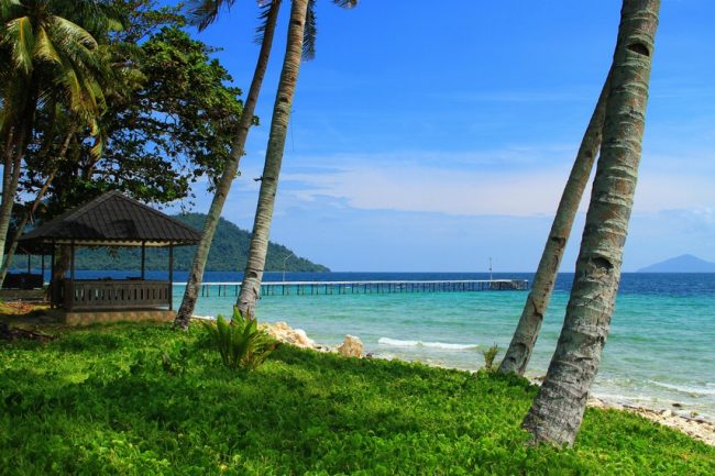 Pulau Randayan, 1. Pantai Kijing, 2. Tugu Khatulistiwa, 3. Museum Negeri Sejarah Budaya Khas, 4. Keraton Kadriah, 5. Rumah Bentang Radakng, 6. Masjid Jami’ Pontianak, 7. Kampung Wisata Kuantan, 8. Pantai Pasir Panjang, 9. Aloe Vera Center, 10. Paradise-Q Waterpark, 11. Taman Bukit Bougenville, 12. Makam Kesultanan Batulayang, 13. Taman Nasional Gunung Palung, 14. Lemukutan Island, 15. Pelabuhan Seng Hie, 16. Bukit Penjamur Bengkayang, 17. Hutan Kota Untan, 18. Taman Alun – Alun Kapuas, 19. Air Terjun Riam Merasap, 20. Kampung Beting, 21. Danau Biru Singkawang, 22. Pulau Randayan, 23. Pulau Temajuk, 24. Jembatan Kapuas, 25. Pantai Kura – Kura, 26. Pantai Batu Burung, 27. Pantai Sedau, 28. Sinka Island Park, 29. Danau Tadow Indah, 30. Air Terjun Eria, 31. Wisata Air Terjun Sibohe, 32. Cagar Alam Raya Pasi, 33. Bukit Rindu Alam, 34. Taman Gayung Bersambut, 35. Taman Cinta Pajintan, 36. Taman Batu Belimbing, 37. Tugu Digulis atau Tugu Bambu Runcing Pontianak, 38. Vihara Bodhisatva Karaniya Metta, 39. Kapuas River Cruise, 40. Masjid Raya Mujahidin, 41. Waterboom Gunung Poteng