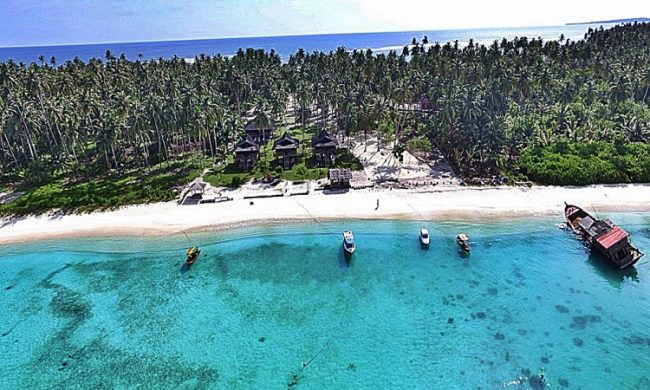 Pulau Tello, 1. Pantai Toyolaya, 2. Pulau Wunga Laguna, 3. Pantai Tureloto, 4. Pantai Gawu Soyo, 5. Pulau Asu, 6. Pantai Sorake, 7. Desa Adat Bawomataluo, 8. Desa Wisata Orahili, 9. Museum Pusaka Suku Nias, 10. Air Terjun Humogo, 11. Kepulauan Hinako, 12. Pantai Karang Falaete, 13. Air Terjun Mondrowe, 14. Pantai Sifahandro, 15. Pulau Tello, 16. Pulau Sibele, 17. Taman Doa Bunda Maria, 18. Teluk Bengkuang, 19. Pantai Asi Walo, 20. Pasir Putih Pulau Impian, 21. Masjid Agung Ar-Rahman, 22. Teluk Rusa, 23. Pantai Hilisataro Toma, 24. Jembatan O,ou, 25. Pantai Siabang