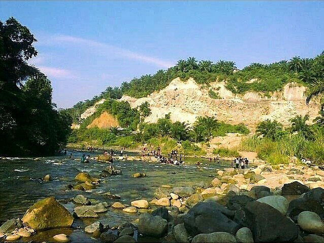 Pulo Bisky via Ig @Laburaku, 1. Wisata Sawah Labura, 2. Padang Halaban View, 3. Air Terjun Londut, 4. Pulo Bisky, 5. Rindu Alam Aek Buru, 6. Pantai Monyet, 7. Puncak Hauma Hela, 8. Air Terjun Jeri, 9. Hadabuan Hill, 10. Kuala Hatapang, 11. Tebing Batu Napponol, 12. Turunan Sikkam, 13. Air Terjun Tajopit, 14. Air Terjun Bertingkat, 15. Wisata Aek Ronggas, 16. Puncak Manhalese , 17. Sungai Pirlok, 18. Hajoran               , 19. Tangkahan Lobu, 20. Air Terjun Goa, 21. Goa Kaca, 22. Air Terjun Mbah Kalsan, 23. Kelok Sembilan Labura, 24. Bukit Pamingke, 25. Wisata Salak Pondoh, 26. Wisata Alam Aek Sordang, 27. Air Terjun Pelangi