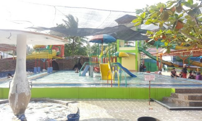 Ragil Waterboom Kisaran, 1. Masjid Agung Ahmad Bakrie Kisaran, 2. Air Terjun Ponot, 3. Alun – alun Rambate Raya Kisaran, 4. Taman Hutan Kota Kisaran, 5. Air Terjun Turbo (Turunan Bolon), 6. Paccur Napitu, 7. Air Terjun Jambuara Indah, 8. Arung Jeram Sungai Asahan, 9. Ragil Waterboom Kisaran, 10. Wisata Alam Goa Simanik – Manik, 11. Wisata Air Terjun Simanik – Manik, 12. Pantai Simallo, 13. Bendungan Sigura – Gura, 14. Jembatan Gantung Bedeng, 15. Jembatan Air Hitam, 16. Air Terjun Sampuran Harimau, 17. Danau Teratai Tinggi Raja, 18. Air Terjun Unong Sisapa, 19. Air Terjun Simonang Monang, 20. Air Terjun Boru Silalahi, 21. Wisata Kelapa Gading, 22. Air Terjun Alam Tani, 23. Puncak Galau, 24. Pelabuhan Bagan, 25. Museum Asahan