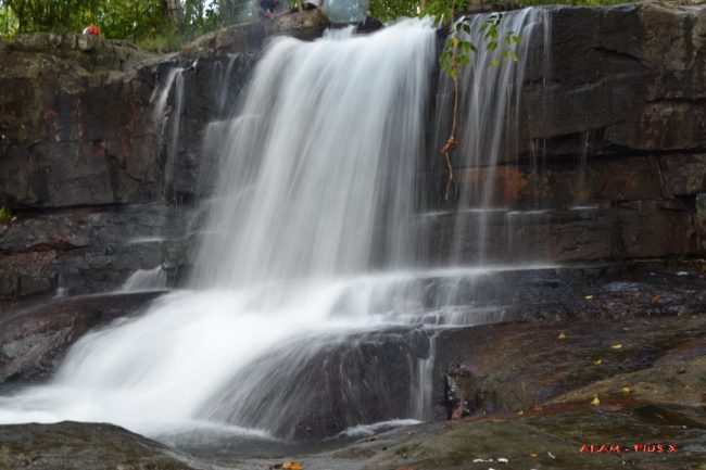Riam Budi via Sungaibengkayang.blogspotcom, 1. Pantai Samudera Indah, 2. Pulau Randayan, 3. Bukit Jamur, 4. Air Terjun Riam Merasap, 5. Miniland Batu Payung, 6. Goa Romo, 7. Hutan Adat, 8. Air Terjun Riam Berawan, 9. Pulau Lemukutan, 10. Air Terjun Riam Susok, 11. Riam Madi, 12. Riam Pelayo, 13. Riam Mubek, 14. Riam Baro, 15. Riam Erang, 16. Riam Pain’t Batah, 17. Riam Marum, 18. Riam Bangaram, 19. Riam Jugan, 20. Riam Mangkamang, 21. Riam Sangadum, 22. Air Terjun Seraung, 23. Air Panas (Spax), 24. Danau Taipi, 25. Riam Surut, 26. Air Terjun Riam Sejajah, 27. Riam Panggar, 28. Riam Mangoi, 29. Wisata Riam Manajur, 30. Riam Guntur, 31. Riam Budi, 32. Riam Benian, 33. Riam Belangin atau Kuweg, 34. Riam Batu Timah, 35. Riam Batu Susun, 36. Riam Batapsa, 37. Riam Ampang, 38. Air Terjun Riam Banyis, 39. Air Terjun Wong Prawan, 40. Air Terjun Saray Brunyau, 41. Pantai Gosong, 42. Bukit Sepancong, 43. Gunung Bawang